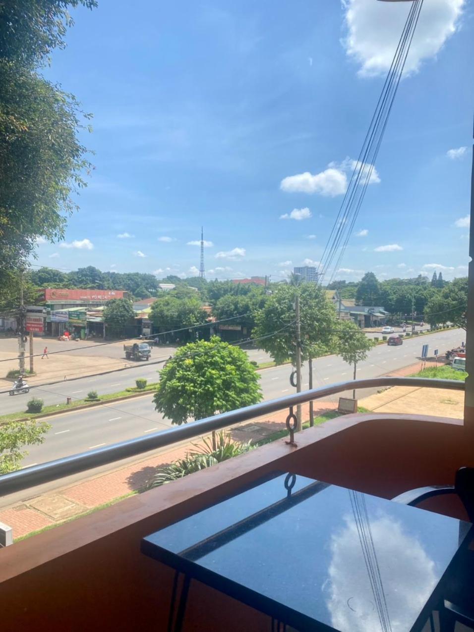 Khach San Ban Me Xanh Hotel Buon Ma Thuot Eksteriør billede