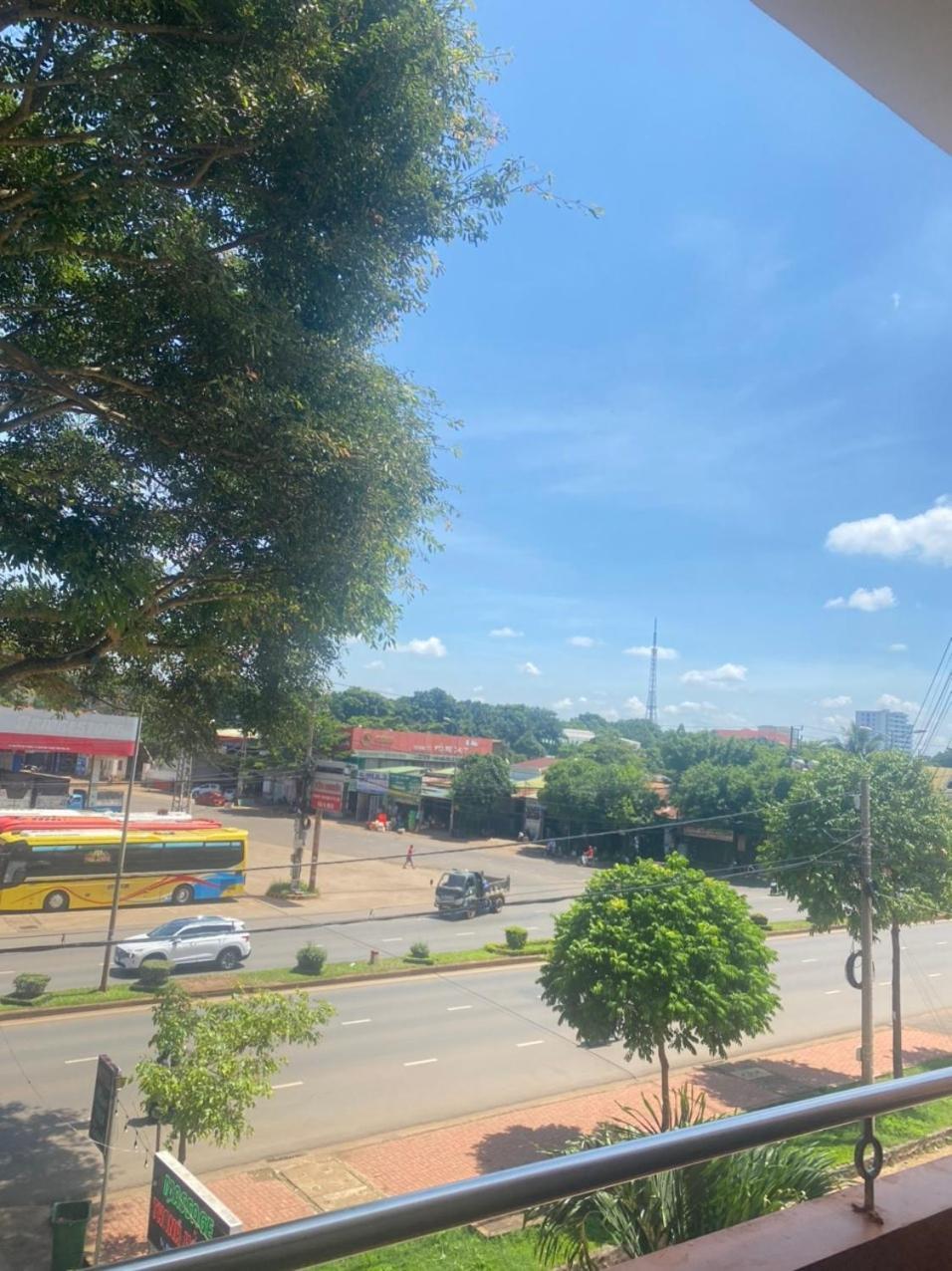 Khach San Ban Me Xanh Hotel Buon Ma Thuot Eksteriør billede