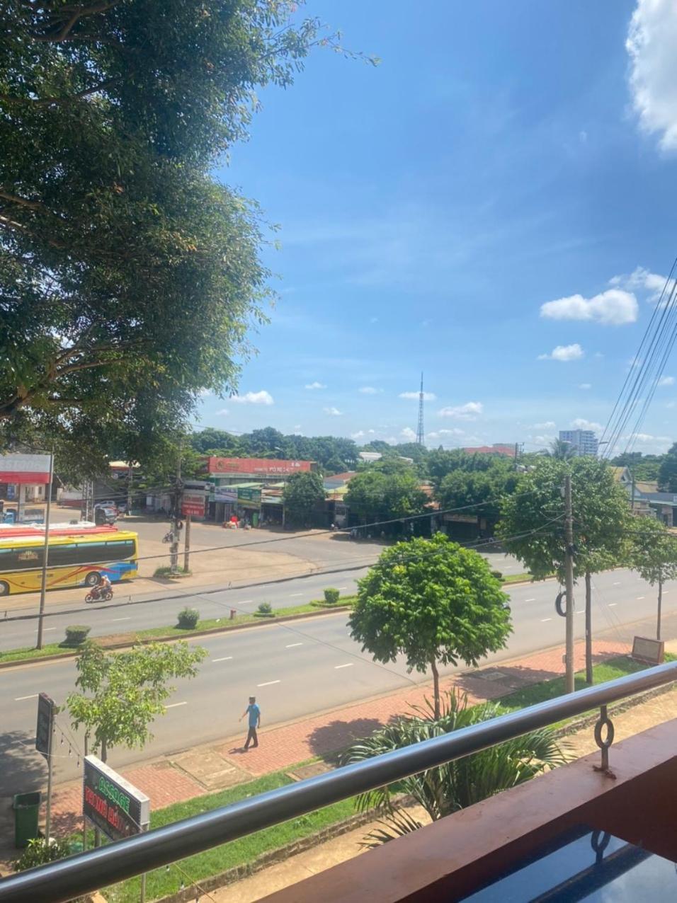 Khach San Ban Me Xanh Hotel Buon Ma Thuot Eksteriør billede